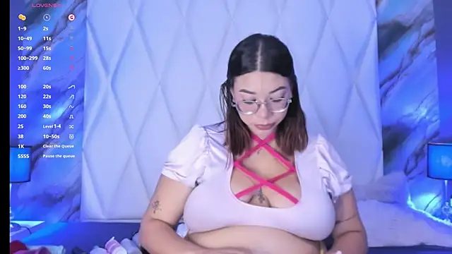 Snapshot of DanniaMonroee chatting on 07/22/26, 11:34 DanniaMonroee online show from 07/22/26, 11:34