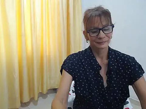 Snapshot of mommysexy16 chatting on 03/16/25, 08:54 mommysexy16 online show from 03/16/25, 08:54
