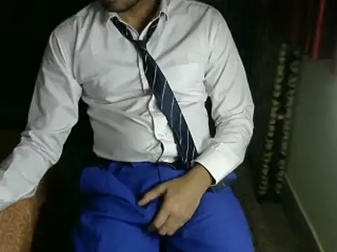 Snapshot of aloneboy1996 chatting on 01/27/25, 05:58 aloneboy1996 online show from 01/27/25, 05:58