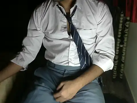 Snapshot of aloneboy1996 chatting on 10/01/25, 01:00 aloneboy1996 online show from 10/01/25, 01:00