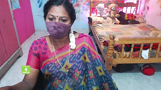 Snapshot of Novapol chatting on 11/20/25, 01:34 Novapol online show from 11/20/25, 01:34