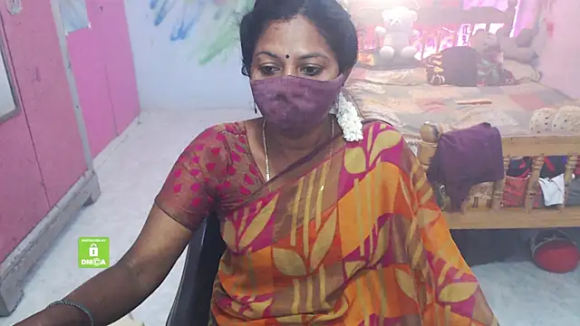 Snapshot of Novapol chatting on 11/19/25, 01:33 Novapol online show from 11/19/25, 01:33