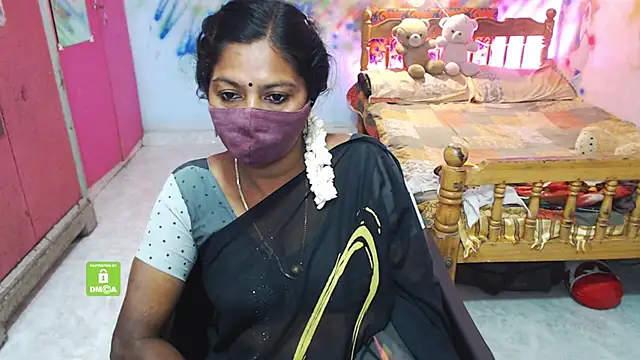 Snapshot of Novapol chatting on 11/14/25, 06:17 Novapol online show from 11/14/25, 06:17