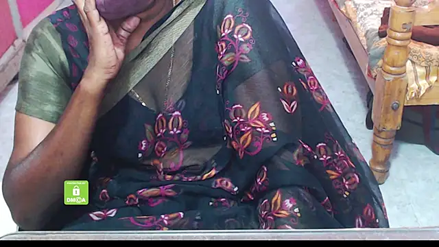 Snapshot of Novapol chatting on 11/13/25, 05:55 Novapol online show from 11/13/25, 05:55