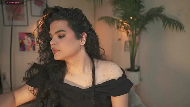 artechloe online show from 12/18/25, 12:05