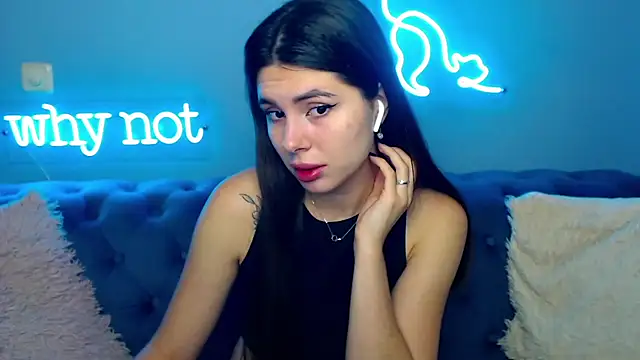 Snapshot of ViollinaLove chatting on 10/13/25, 04:47 ViollinaLove online show from 10/13/25, 04:47