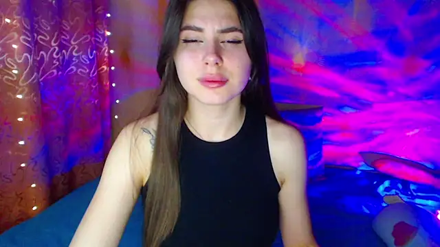 Snapshot of ViollinaLove chatting on 03/11/25, 08:42 ViollinaLove online show from 03/11/25, 08:42