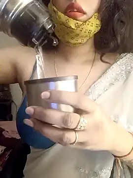 Snapshot of Lavanya_Shah chatting on 01/08/25, 02:35 Lavanya Shah online show from 01/08/25, 02:35