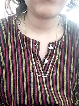 Snapshot of Lavanya_Shah chatting on 03/18/25, 05:45 Lavanya Shah online show from 03/18/25, 05:45