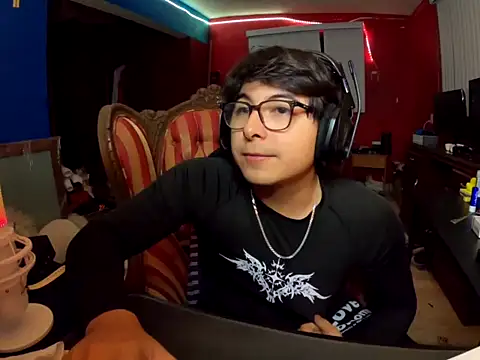 Snapshot of Nathanroberts111 chatting on 11/11/25, 04:29 Nathanroberts111 online show from 11/11/25, 04:29