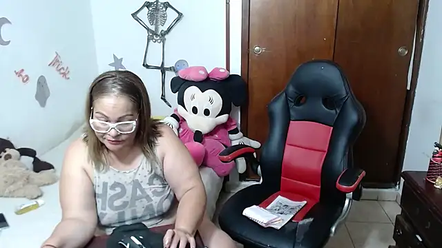 Britney-22 online show from 10/21/25, 12:00