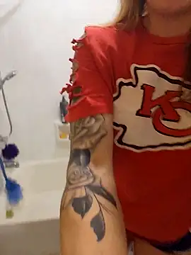 MaddisonX online show from 12/22/25, 12:27