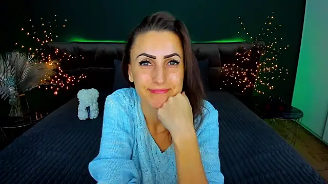 Snapshot of Rebecca_Diamond chatting on 11/12/25, 06:28 Rebecca Diamond online show from 11/12/25, 06:28