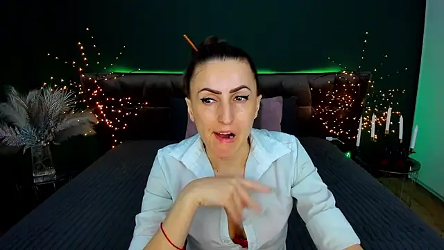 Snapshot of Rebecca_Diamond chatting on 03/09/26, 06:39 Rebecca Diamond online show from 03/09/26, 06:39