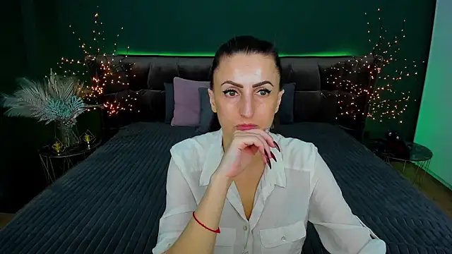 Snapshot of Rebecca_Diamond chatting on 03/11/25, 09:56 Rebecca Diamond online show from 03/11/25, 09:56