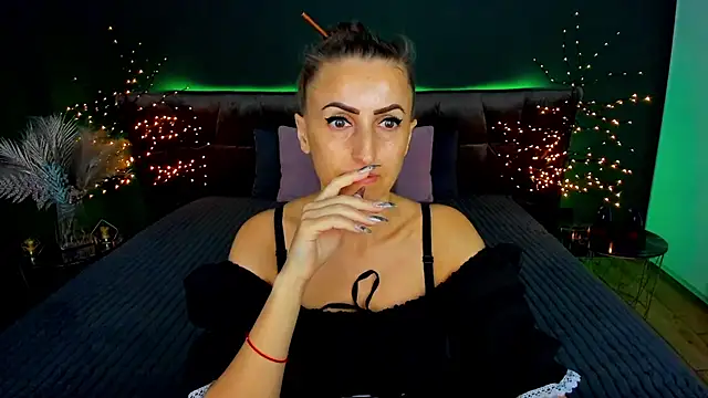 Snapshot of Rebecca_Diamond chatting on 09/23/25, 05:36 Rebecca Diamond online show from 09/23/25, 05:36