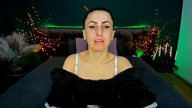 Snapshot of Rebecca_Diamond chatting on 03/04/26, 07:05 Rebecca Diamond online show from 03/04/26, 07:05