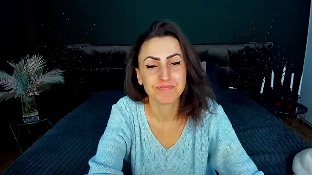 Snapshot of Rebecca_Diamond chatting on 02/11/26, 06:24 Rebecca Diamond online show from 02/11/26, 06:24