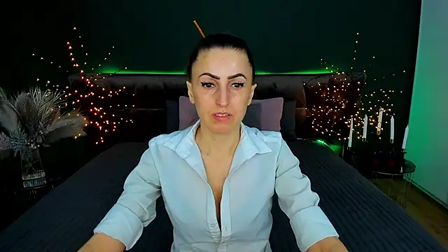 Snapshot of Rebecca_Diamond chatting on 03/11/26, 06:51 Rebecca Diamond online show from 03/11/26, 06:51