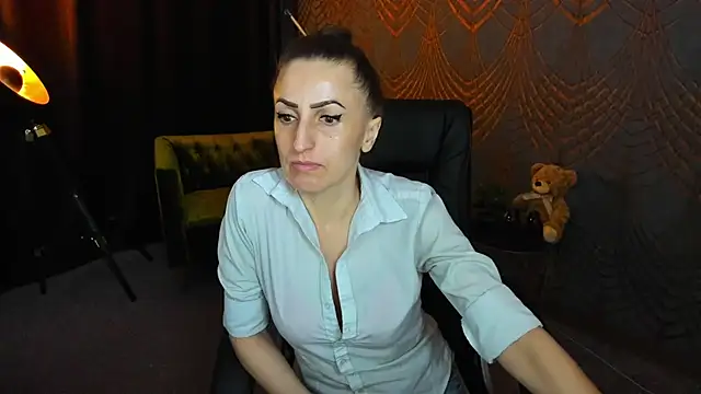 Snapshot of Rebecca_Diamond chatting on 04/30/26, 05:25 Rebecca Diamond online show from 04/30/26, 05:25