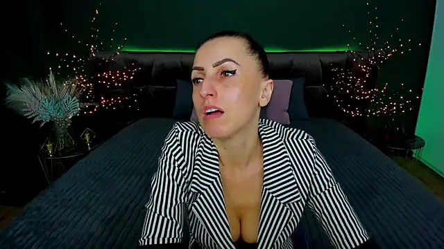 Snapshot of Rebecca_Diamond chatting on 03/21/25, 09:34 Rebecca Diamond online show from 03/21/25, 09:34