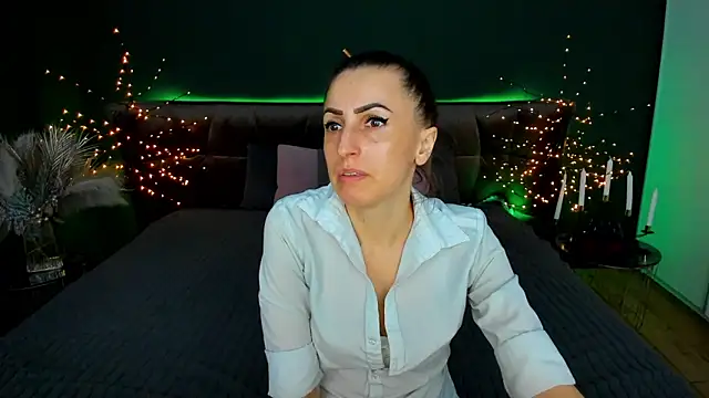 Snapshot of Rebecca_Diamond chatting on 03/19/26, 06:46 Rebecca Diamond online show from 03/19/26, 06:46