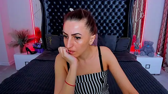 Snapshot of Rebecca_Diamond chatting on 03/26/26, 06:55 Rebecca Diamond online show from 03/26/26, 06:55