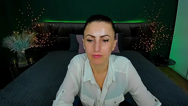 Snapshot of Rebecca_Diamond chatting on 03/14/25, 12:29 Rebecca Diamond online show from 03/14/25, 12:29