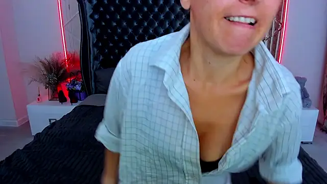 Snapshot of Rebecca_Diamond chatting on 07/10/26, 11:54 Rebecca Diamond online show from 07/10/26, 11:54