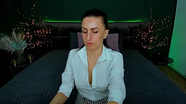 Snapshot of Rebecca_Diamond chatting on 03/19/25, 03:29 Rebecca Diamond online show from 03/19/25, 03:29