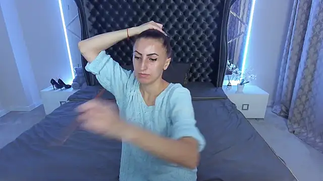 Snapshot of Rebecca_Diamond chatting on 11/05/25, 06:27 Rebecca Diamond online show from 11/05/25, 06:27