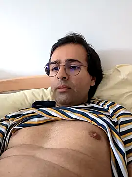 Snapshot of Azad64 chatting on 06/05/26, 08:31 Azad64 online show from 06/05/26, 08:31