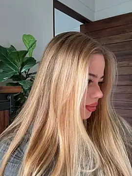 curchez  online show from 04/08/26, 08:21