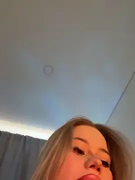 curchez  online show from 02/19/25, 07:48