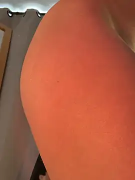 curchez  online show from 11/21/25, 05:12