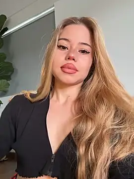 curchez  online show from 02/24/26, 07:59