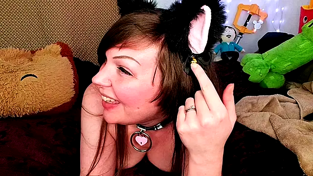 GamerGirlRoxyAndLee online show from 01/28/25, 01:08