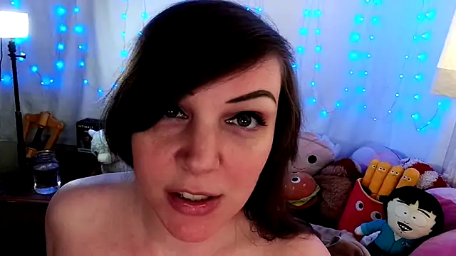 GamerGirlRoxyAndLee online show from 11/08/25, 09:07