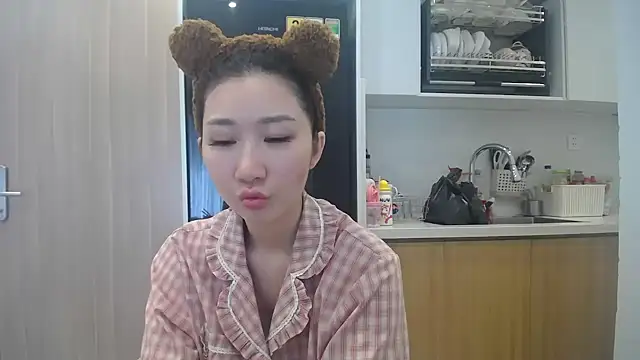 Snapshot of Asiagirll chatting on 06/22/26, 03:36 Asiagirll online show from 06/22/26, 03:36