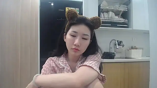 Snapshot of Asiagirll chatting on 06/03/26, 12:39 Asiagirll online show from 06/03/26, 12:39