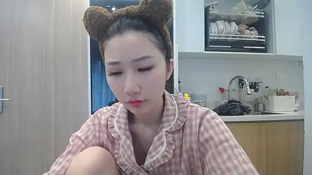 Snapshot of Asiagirll chatting on 06/22/26, 01:11 Asiagirll online show from 06/22/26, 01:11