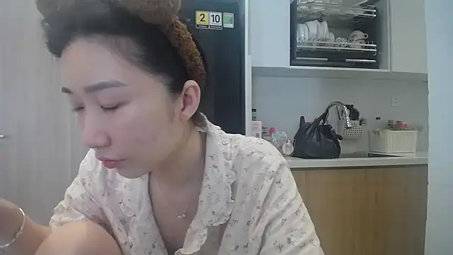 Snapshot of Asiagirll chatting on 07/02/26, 12:44 Asiagirll online show from 07/02/26, 12:44