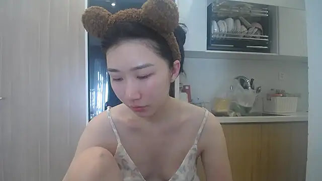 Snapshot of Asiagirll chatting on 05/28/26, 01:13 Asiagirll online show from 05/28/26, 01:13