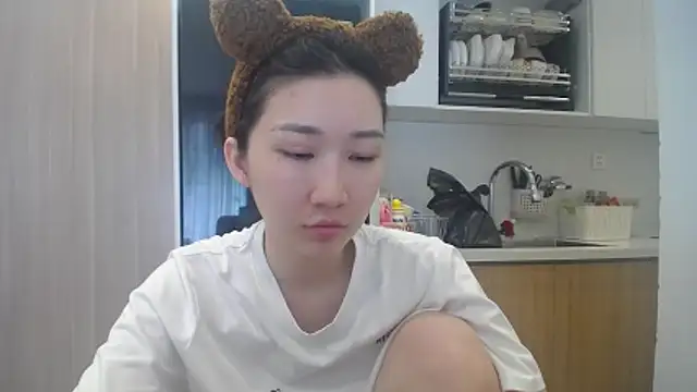 Snapshot of Asiagirll chatting on 06/17/26, 03:17 Asiagirll online show from 06/17/26, 03:17