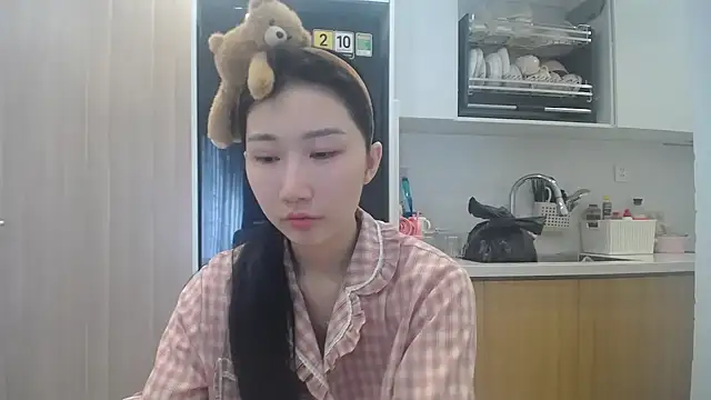 Snapshot of Asiagirll chatting on 07/15/26, 01:01 Asiagirll online show from 07/15/26, 01:01