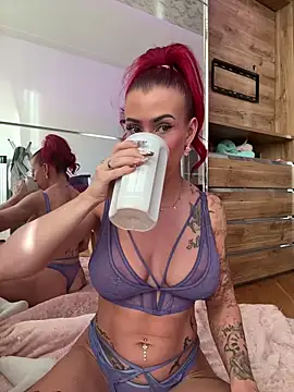 Pia July  online show from 11/04/25, 02:43