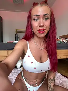Snapshot of Pia_July_ chatting on 06/15/26, 10:15 Pia July online show from 06/15/26, 10:15