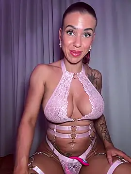 Pia July  online show from 10/22/25, 08:19