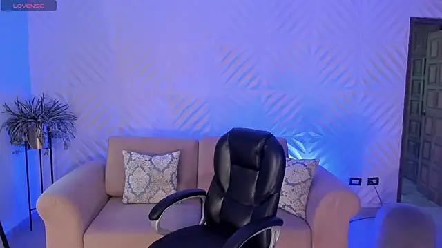 AbellaCroft online show from 01/11/26, 01:07