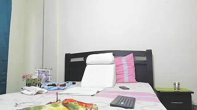 mara2020 69 online show from 09/15/25, 02:39